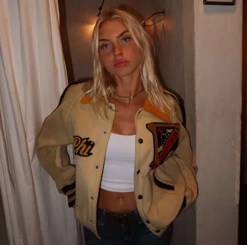 Lia Engel profile