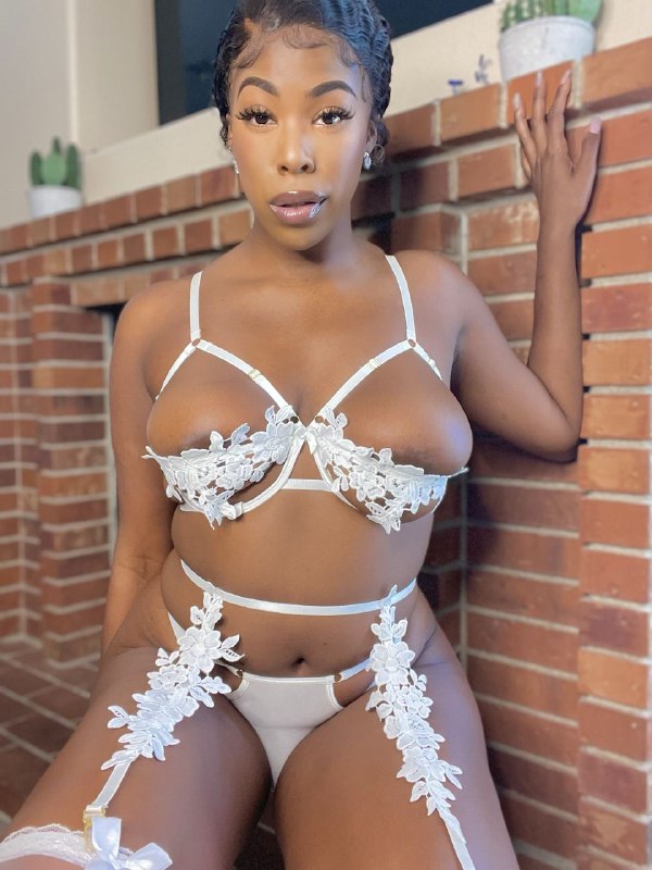NaomiSimone